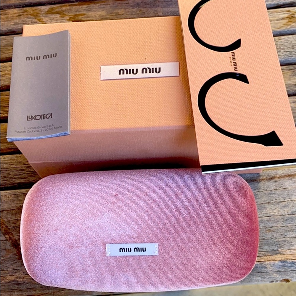 Sunglasses case